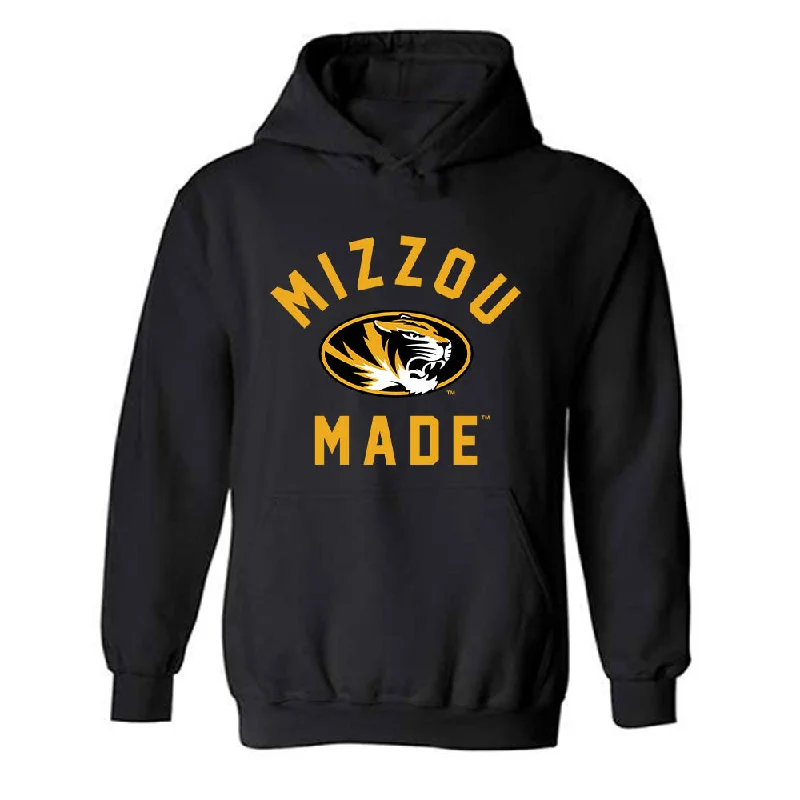 Missouri - NCAA Women's Soccer : Hannah Joella - Hooded Sweatshirt Hoodie with Lining Warm Insulated Missouri - NCAA Women's Soccer : Hannah Joella - Hooded Sweatshirt Hoodie with Lining Warm Insulated