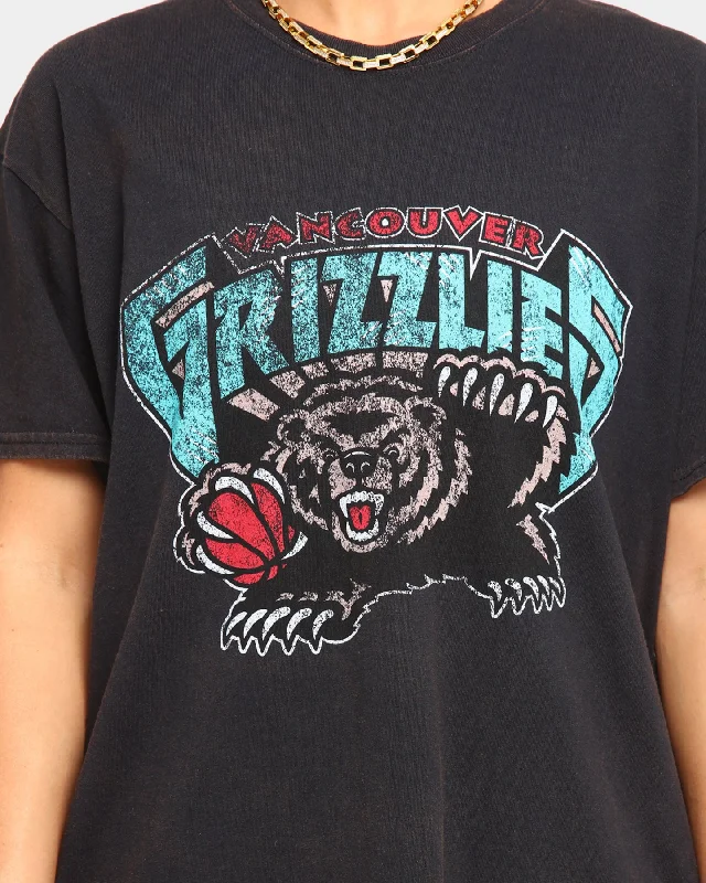 Mitchell & Ness Vancouver Grizzlies Oversized Logo Short Sleeve T-Shirt Vintage Black